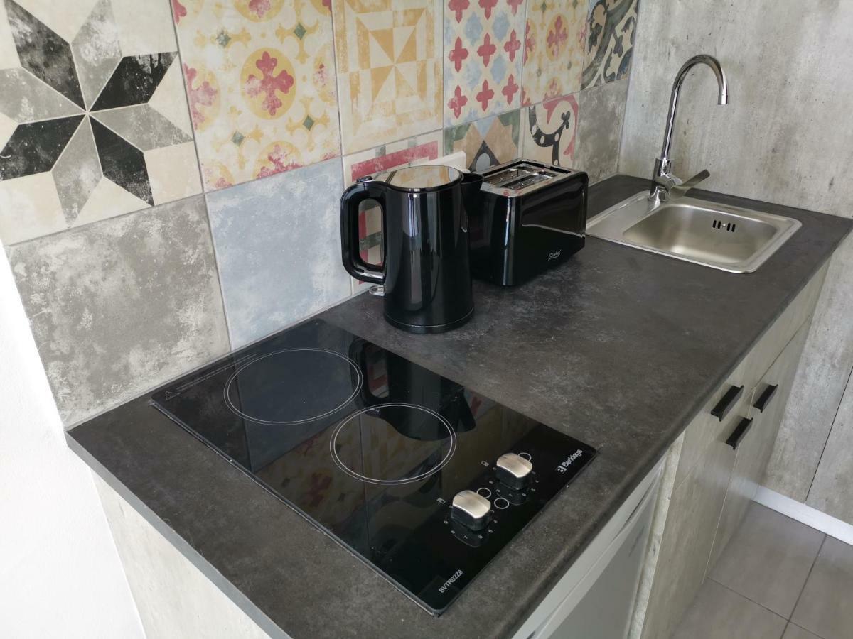 Shalos Studios Aya Napa Dış mekan fotoğraf
